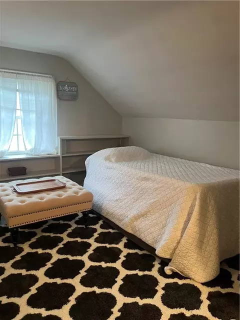 Bedroom - 11 Macarthur Dr, Warwick, RI 02889 photo 3 of 4