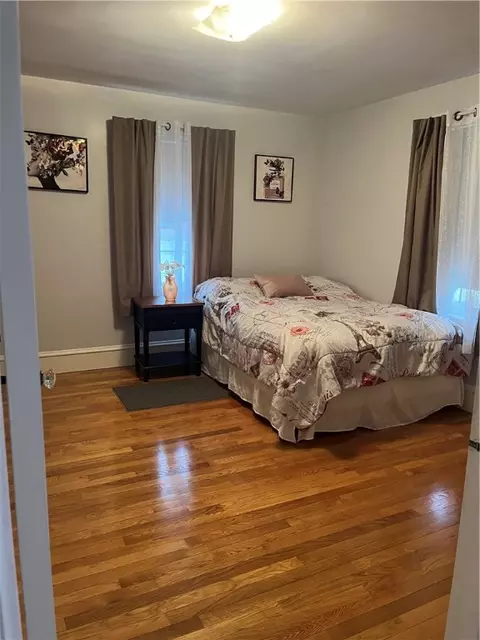Bedroom - 11 Macarthur Dr, Warwick, RI 02889 photo 1 of 4