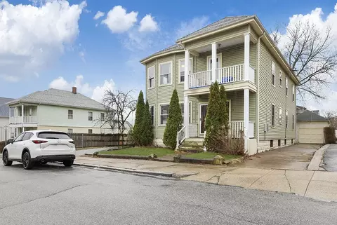 31 Primrose St, Pawtucket, RI 02860