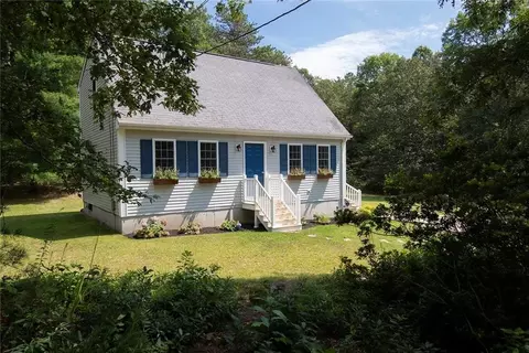 4782 S County Trl, Charlestown, RI 02813