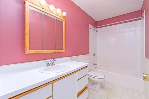 Bath - 60 Margin St #104, Westerly, RI 02891 photo 3 of 3