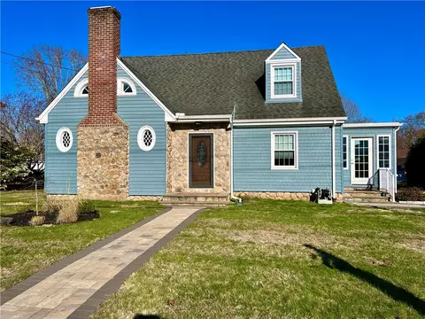 30 East Ave, Westerly, RI 02891