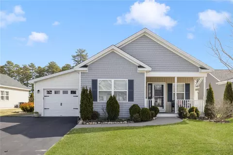 129 Chickadee Ln, South Kingstown, RI 02879