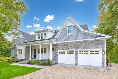 105 Robinson St, Narragansett, RI 02882