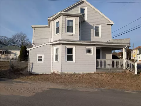 2 Fairmount Ave, Johnston, RI 02919