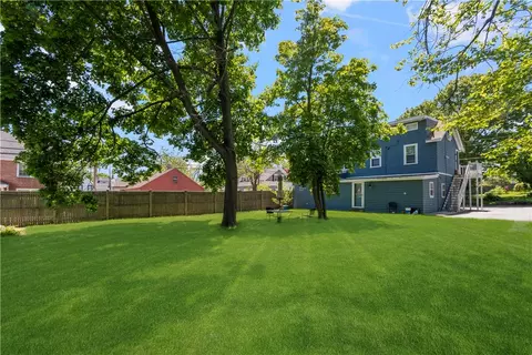 39 Fair St, Warwick, RI 02888 photo 3