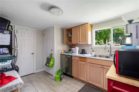 39 Fair St, Warwick, RI 02888 photo 11