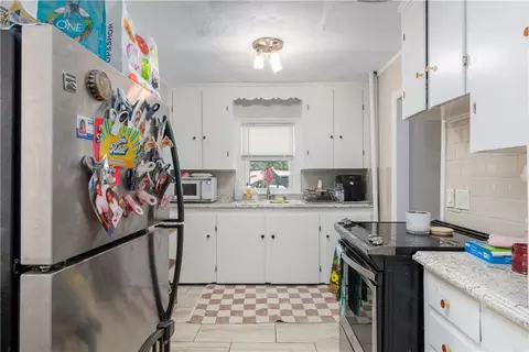 39 Fair St, Warwick, RI 02888 photo 8