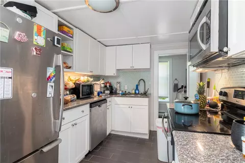 39 Fair St, Warwick, RI 02888 photo 22