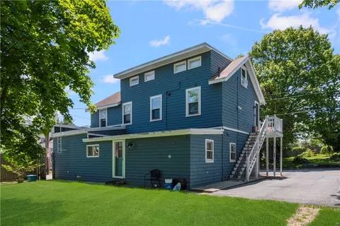 39 Fair St, Warwick, RI 02888 photo 2
