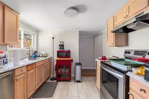 39 Fair St, Warwick, RI 02888 photo 14