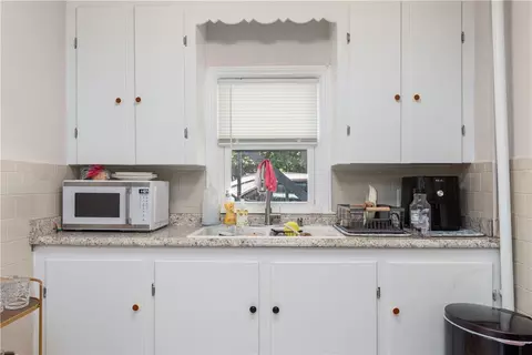 39 Fair St, Warwick, RI 02888 photo 9