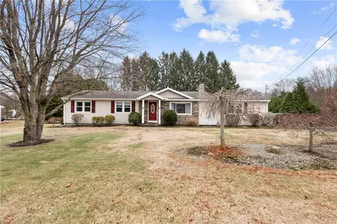 64 Winsor Ave, Johnston, RI 02919