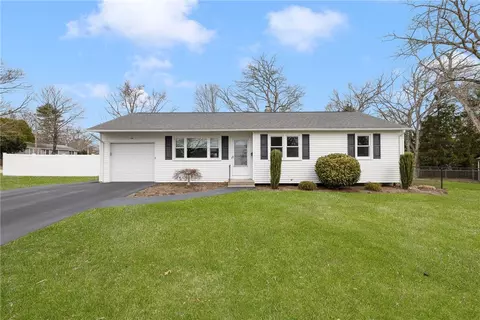 44 Dahlia Dr, North Kingstown, RI 02852