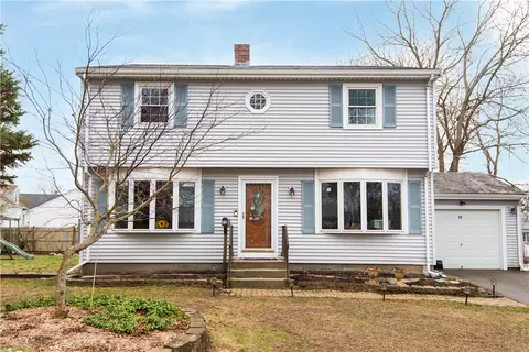 12 Granada Ter, Middletown, RI 02842