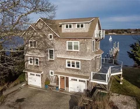 162 Winchester Dr, South Kingstown, RI 02879