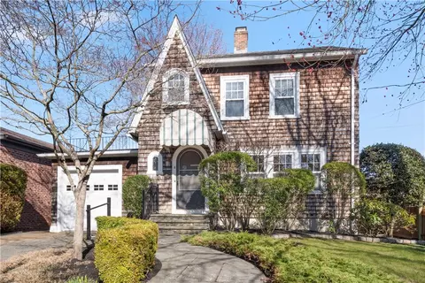 Exterior - 8 Druid Rd, Warwick, RI 02888 photo 5 of 7