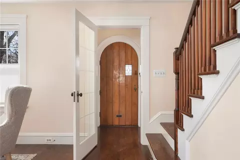 Entry Way - 8 Druid Rd, Warwick, RI 02888 photo 1 of 5