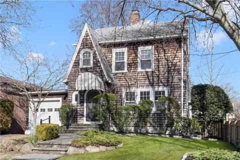 Exterior - 8 Druid Rd, Warwick, RI 02888 photo 6 of 7