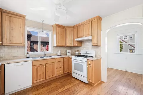 Kitchen - 8 Druid Rd, Warwick, RI 02888 photo 4 of 4