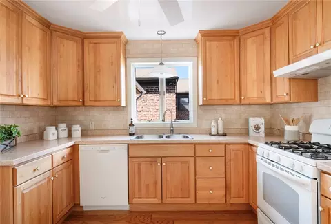 Kitchen - 8 Druid Rd, Warwick, RI 02888 photo 2 of 4