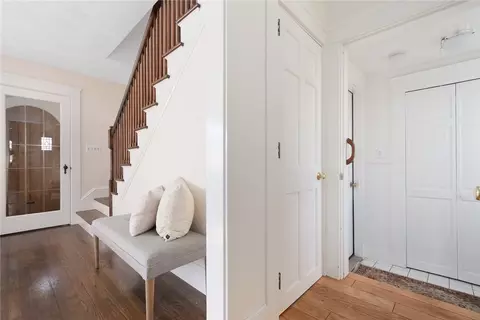 Entry Way - 8 Druid Rd, Warwick, RI 02888 photo 3 of 5