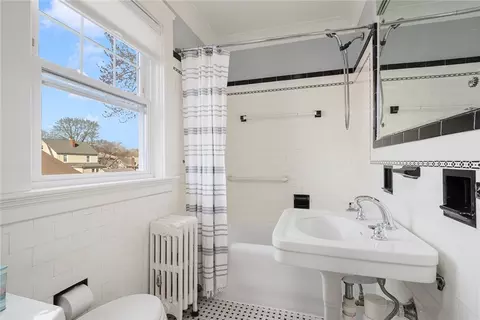 Bath - 8 Druid Rd, Warwick, RI 02888 photo 2 of 2