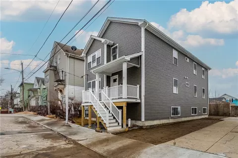28 Grosvenor Ave, Providence, RI 02908