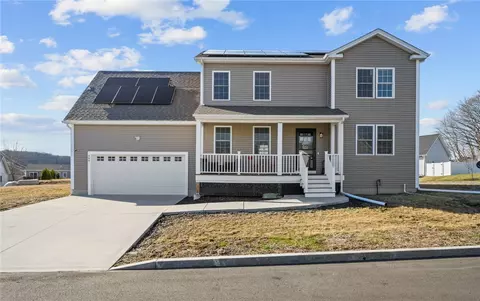 489 Lucille St, Woonsocket, RI 02895