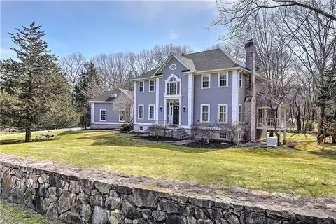 14 Howland Farm Rd, East Greenwich, RI 02818