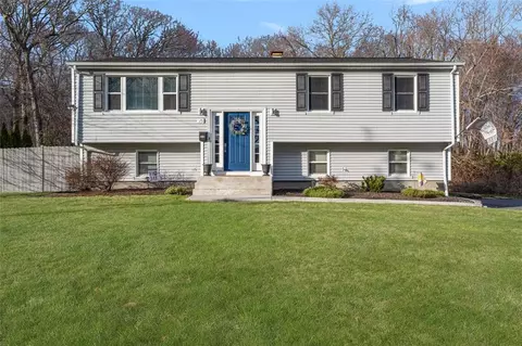 75 Woodcrest Rd, Warwick, RI 02889