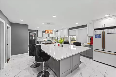 105 Windmill St, North Providence, RI 02904