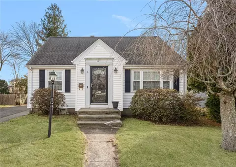 123 Crown Ave, Riverside, RI 02915