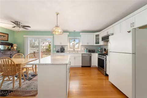 253 Chapmans Ave, Warwick, RI 02886 photo 5