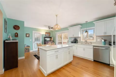 253 Chapmans Ave, Warwick, RI 02886 photo 7