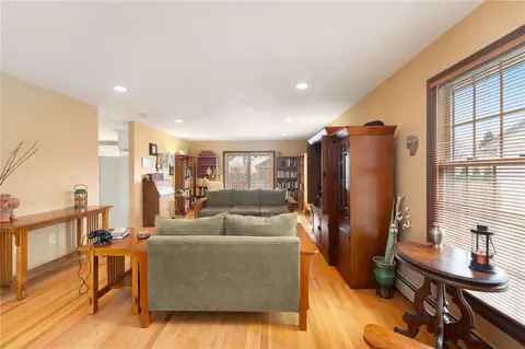 253 Chapmans Ave, Warwick, RI 02886 photo 18