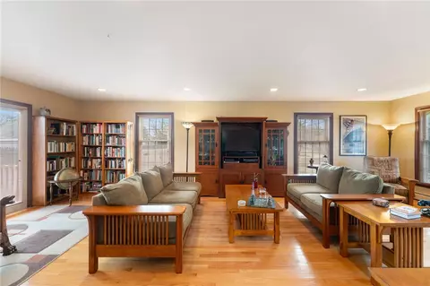 253 Chapmans Ave, Warwick, RI 02886 photo 14