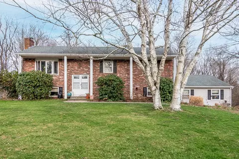 6 Jodie Beth Dr, East Greenwich, RI 02818