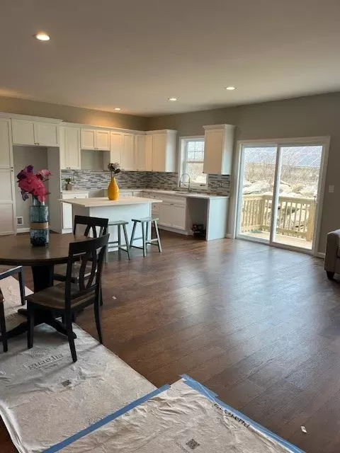 95 Ayda Rose Ave, West Warwick, RI 02893