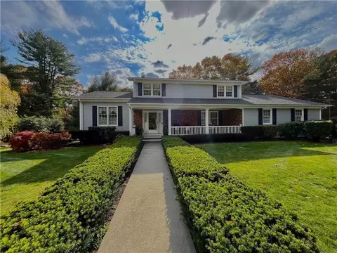 13 Chiswick Rd, Smithfield, RI 02828