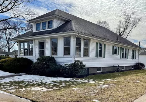 72 Riverfarm Rd, Cranston, RI 02910
