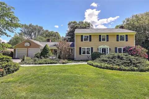 18 Adams Point Rd, Barrington, RI 02806