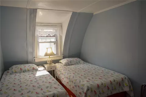 Bedroom - 44 Benson Ave, Westerly, RI 02891 photo 1 of 5
