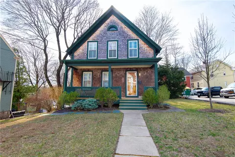 442 Summer St, Woonsocket, RI 02895