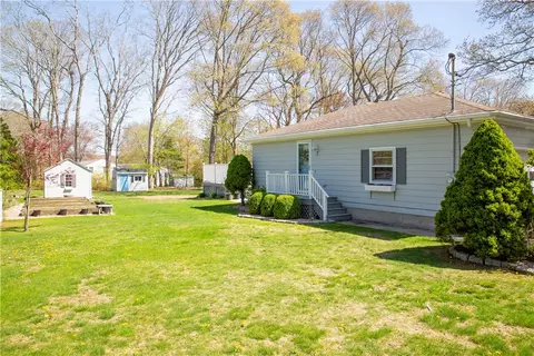 Exterior - 4 Branberry Dr, Westerly, RI 02891 photo 2 of 5