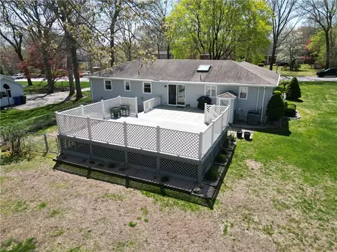 Exterior - 4 Branberry Dr, Westerly, RI 02891 photo 4 of 5