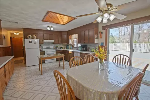 Kitchen - 4 Branberry Dr, Westerly, RI 02891 photo 1 of 4
