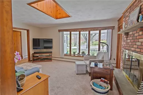 Living - 4 Branberry Dr, Westerly, RI 02891 photo 2 of 2