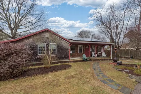 63 Isabelle Dr, Narragansett, RI 02882