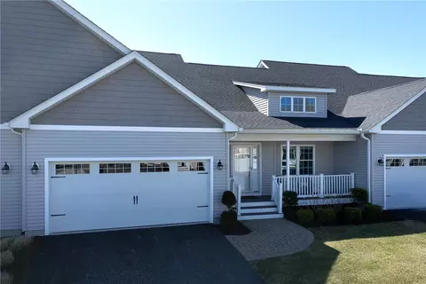 5 Thelma Ln #5, Middletown, RI 02842